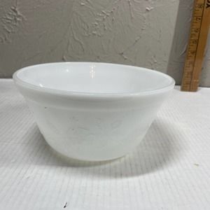 Vintage milk glass bowl raised embossed flowers mixing‎ serving bowl